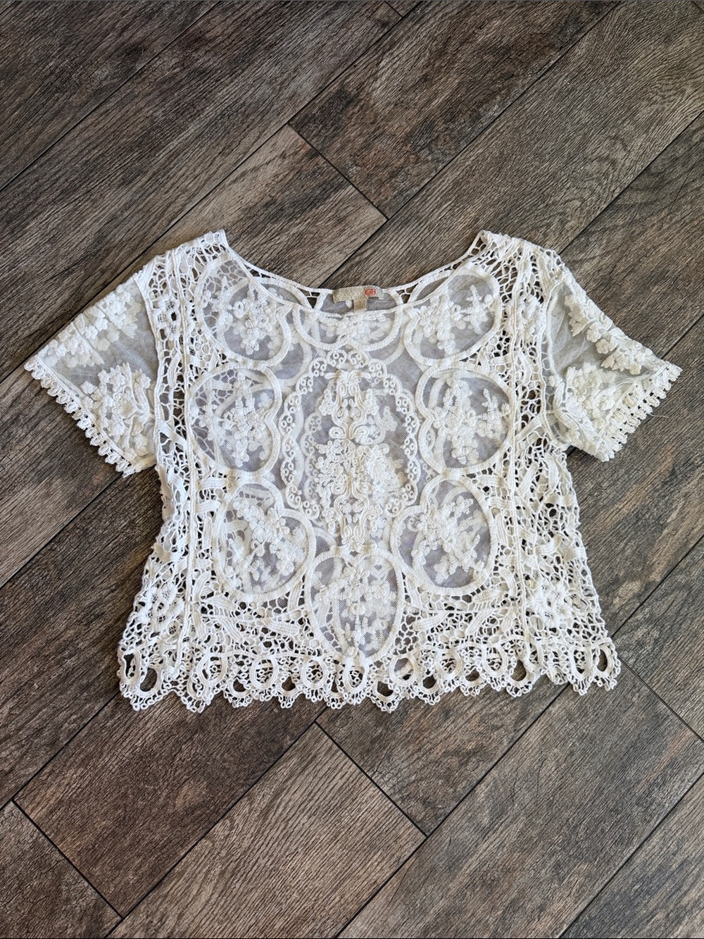 Gianni Bini White Crochet Lace Boxy Short Sleeve Top